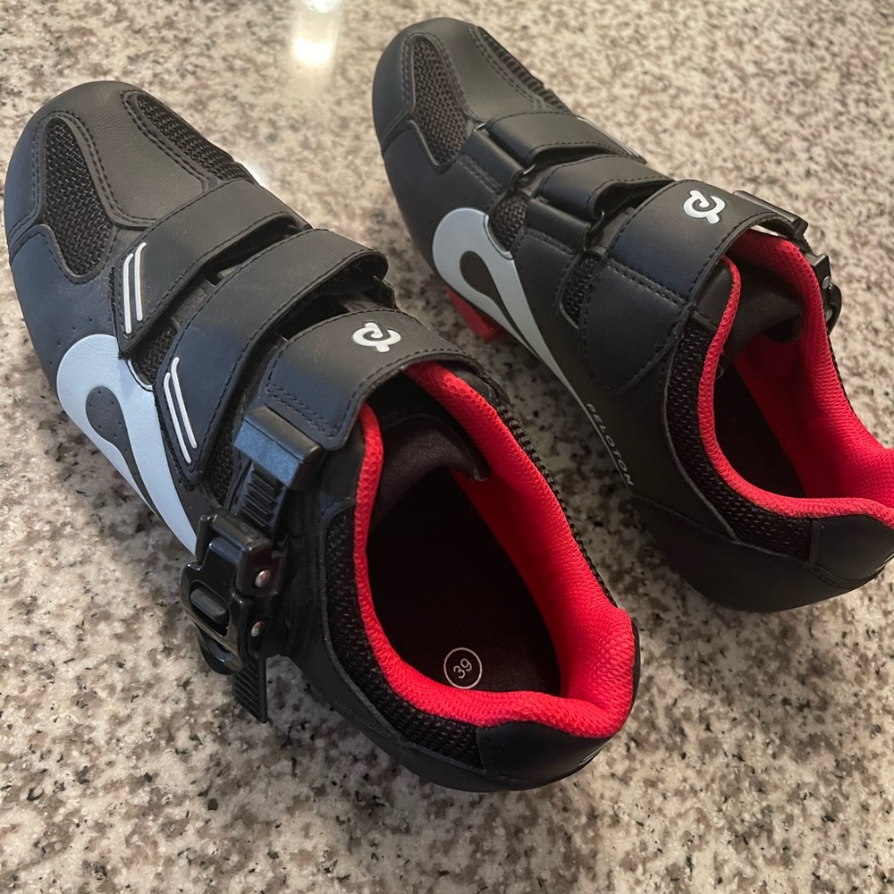 Peleton Bike Shoes Size 39 (8.5)